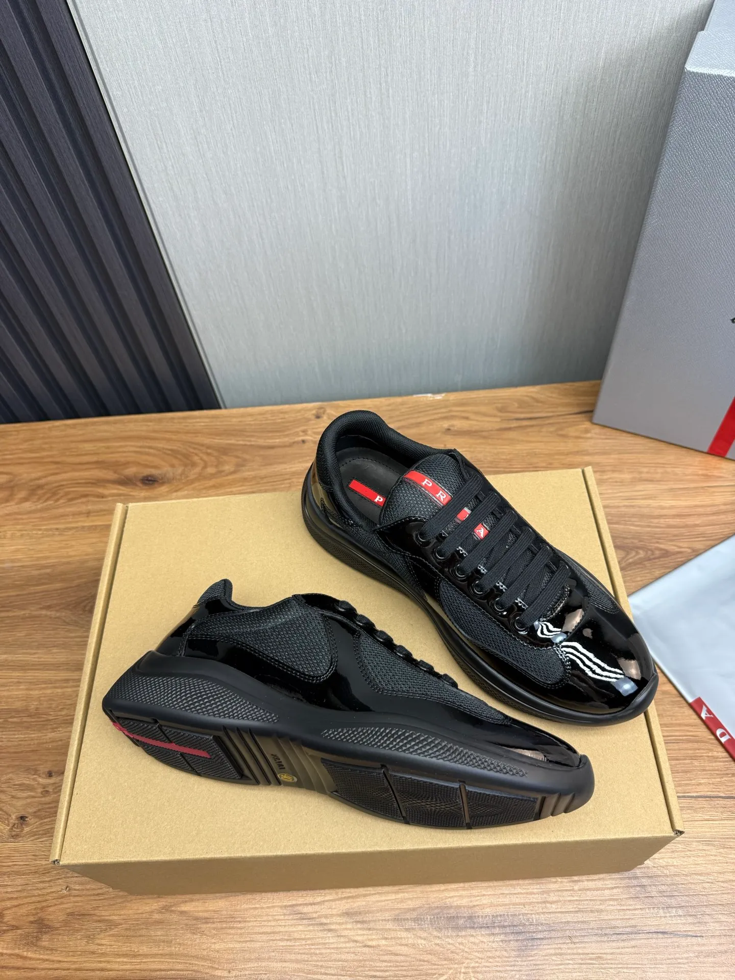Men's shoes 640💰 [PRADA] Hot selling items🔥Must be recommended every day~~ Official website synchronized, 1:1 high quality shipments✔️ Imported cowhide fabric, rubber material + cowhide lining, original bottom, high-end airplane box packaging🎁 38-45 (38.45 custom-made, non-returnable)